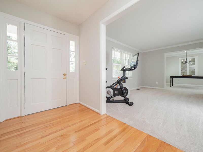 905 Belhaven Rd, Cary, NC 27513