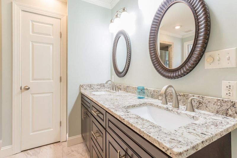 905 Brookfield Rd, Raleigh, NC 27615