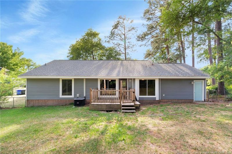 905 Brookridge Dr, Fayetteville, NC 28314
