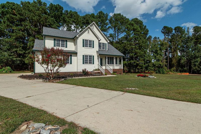 905 Cedar Point Ct, Fuquay Varina, NC 27526