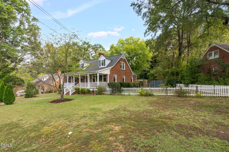 905 Central Ave, Burlington, NC 27215