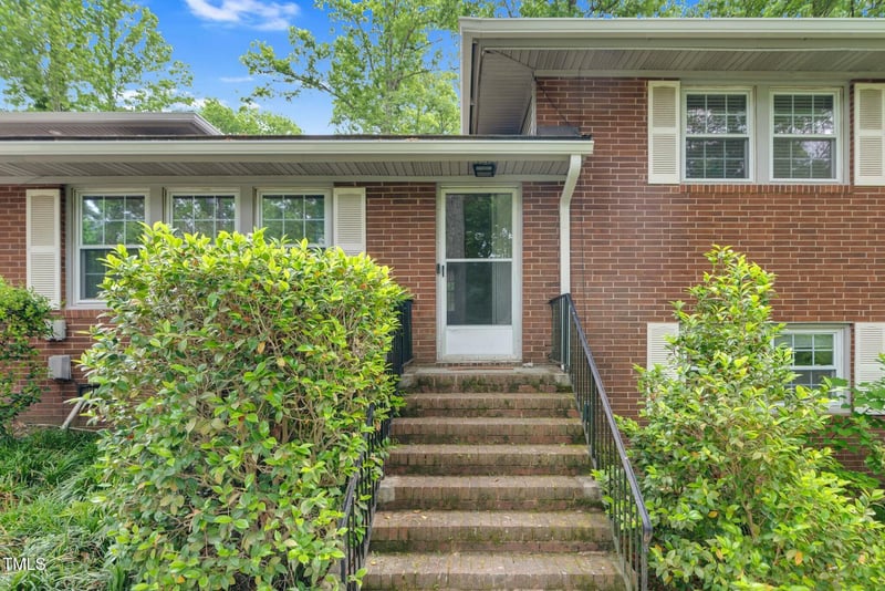 905 Cindy St, Cary, NC 27511