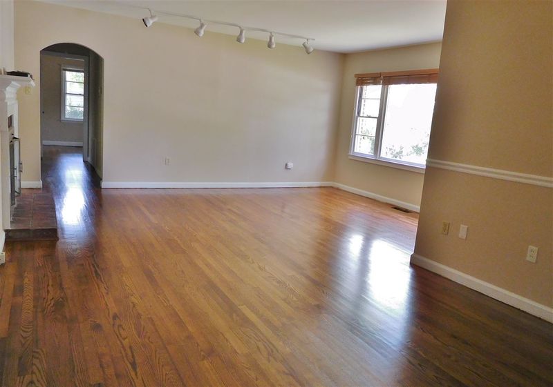 905 Frances Dr, Garner, NC 27529