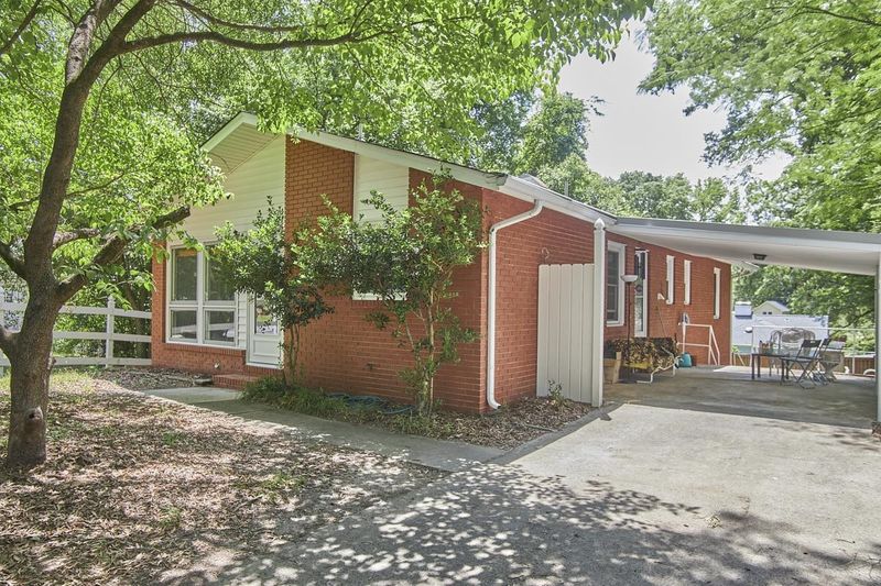 905 W Knox St, Durham, NC 27701
