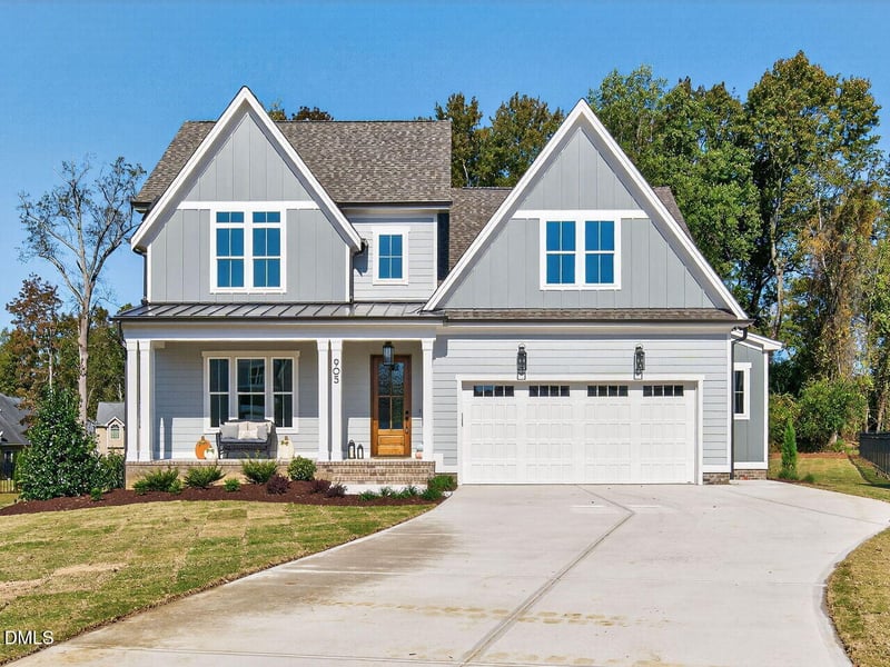 905 Lily Claire Ln, Fuquay Varina, NC 27526