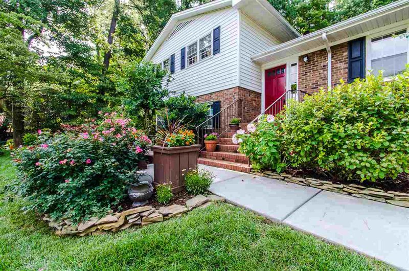 905 Northbrook Dr, Raleigh, NC 27609