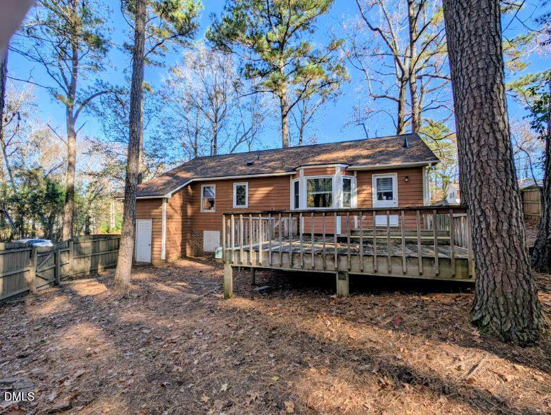 905 Pond St, Clayton, NC 27520