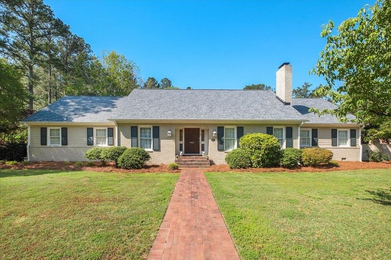 905 W Pope St, Dunn, NC 28334