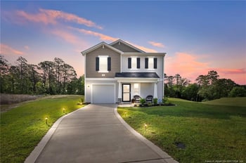 905 Sapphire Stone Ln, Hope Mills, NC 28348