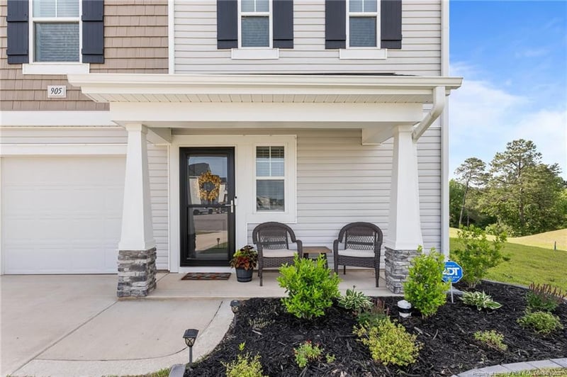 905 Sapphire Stone Ln, Hope Mills, NC 28348