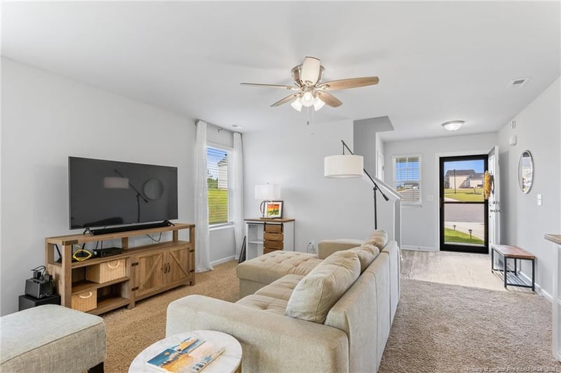 905 Sapphire Stone Ln, Hope Mills, NC 28348