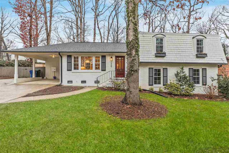 905 Thoreau Dr, Raleigh, NC 27609