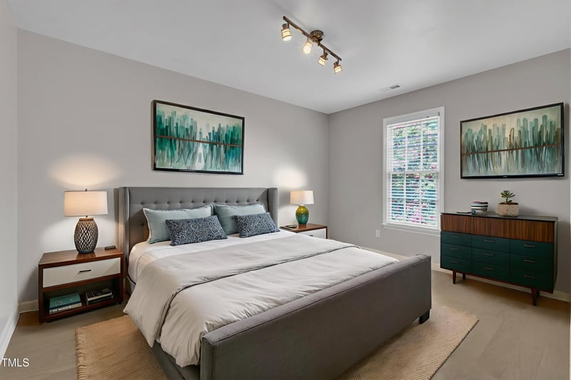 906 Albany Ct, Raleigh, NC 27615