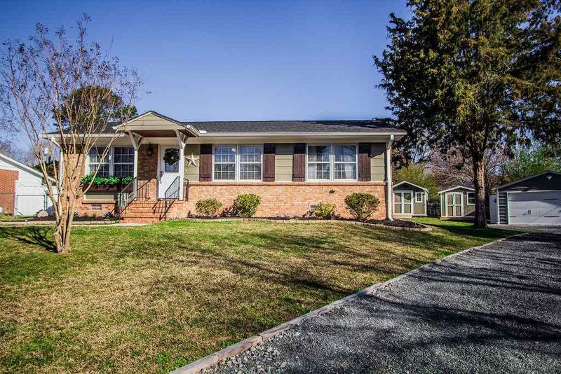 906 Bryn Mawr Ct, Apex, NC 27502