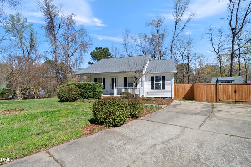 906 Calumet Dr, Durham, NC 27704