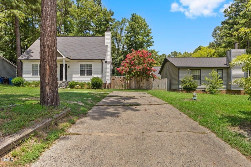 906 Chalk Level Rd, Durham, NC 27704