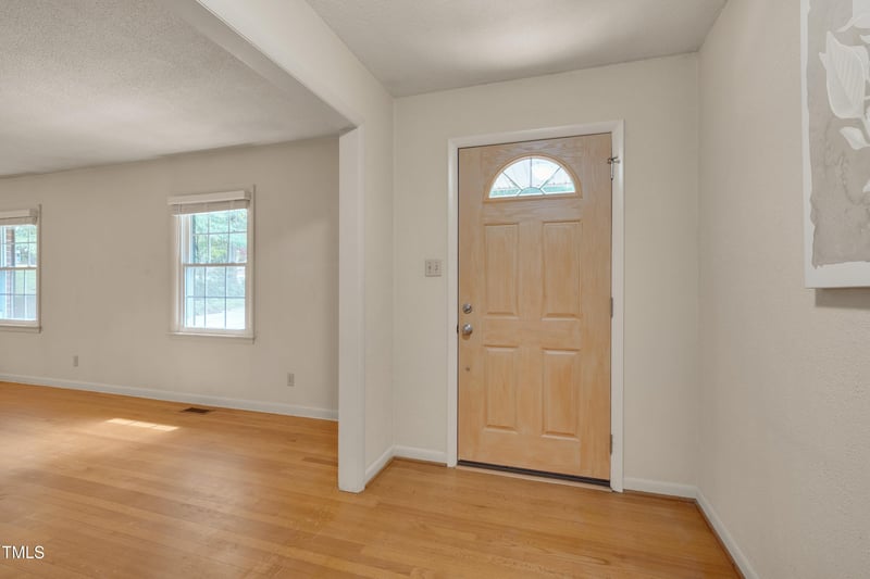 906 Cindy St, Cary, NC 27511