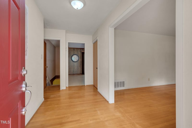 906 Cindy St, Cary, NC 27511