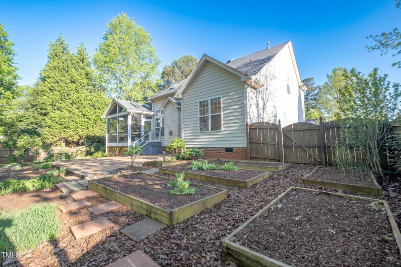 906 Ingram Ct, Hillsborough, NC 27278