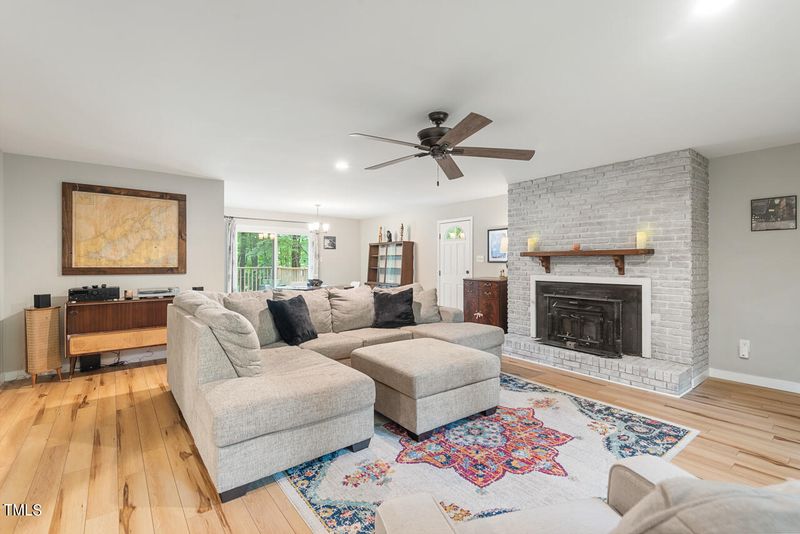 906 Knight Dr, Durham, NC 27712
