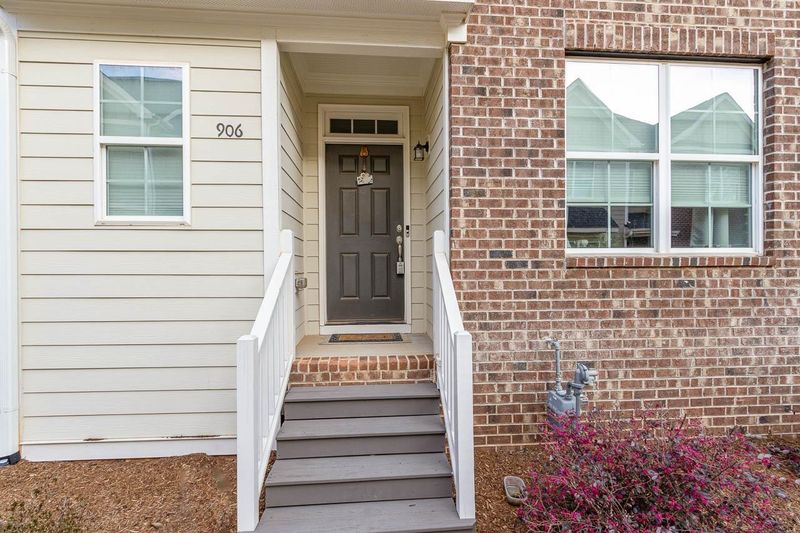 906 Laurel Gate Dr, Wake Forest, NC 27587