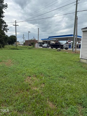 906 Main St, Benson, NC 27504
