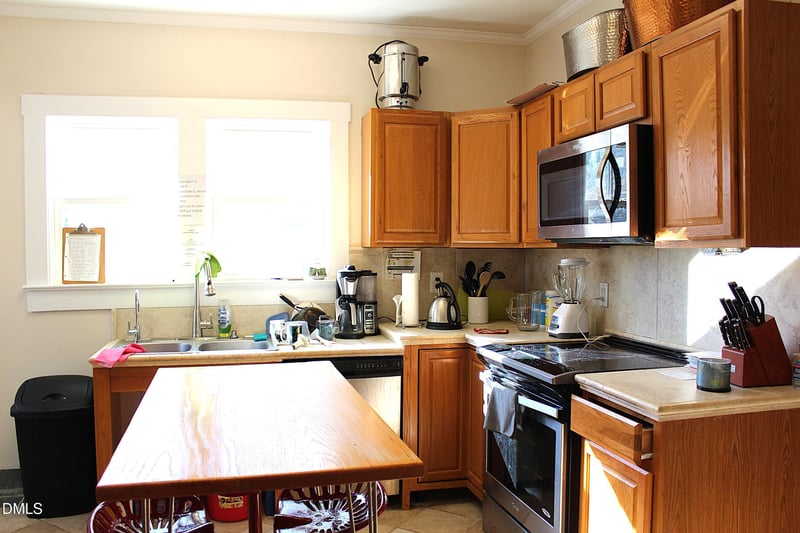 906 S Main St, Burlington, NC 27215