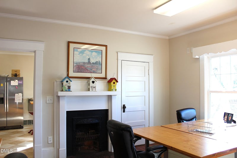 906 S Main St, Burlington, NC 27215