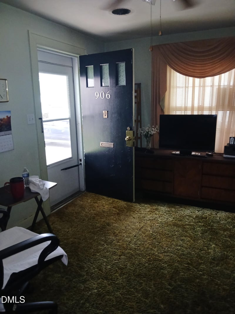906 Mckay Ave, Dunn, NC 28334