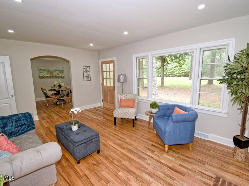 906 Perry Rd, Zebulon, NC 27597