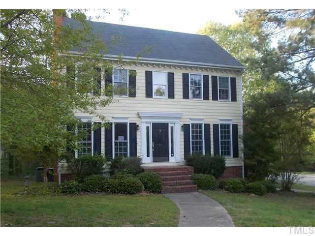 906 Queensbury Cir, Durham, NC 27713