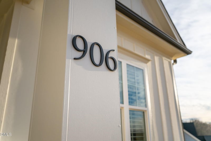 906 Quincy Cottage Rd, Hillsborough, NC 27278