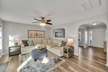 906 Ribbonleaf Ln, Fuquay Varina, NC 27526