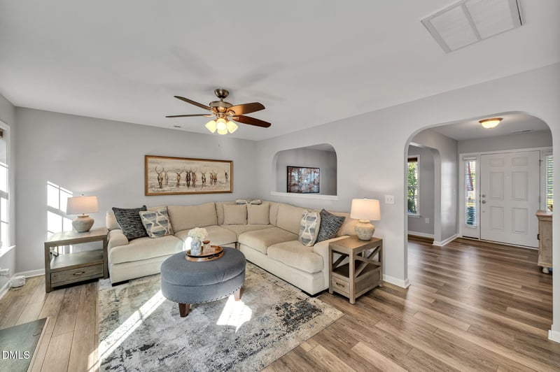 906 Ribbonleaf Ln, Fuquay Varina, NC 27526