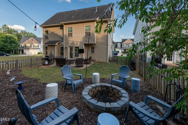 906 Ribbonleaf Ln, Fuquay Varina, NC 27526