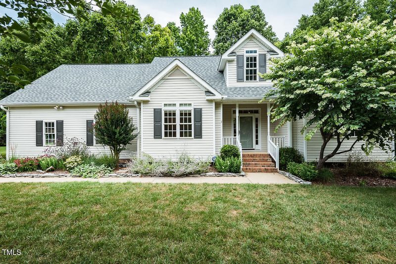906 Stuart Dr, Mebane, NC 27302