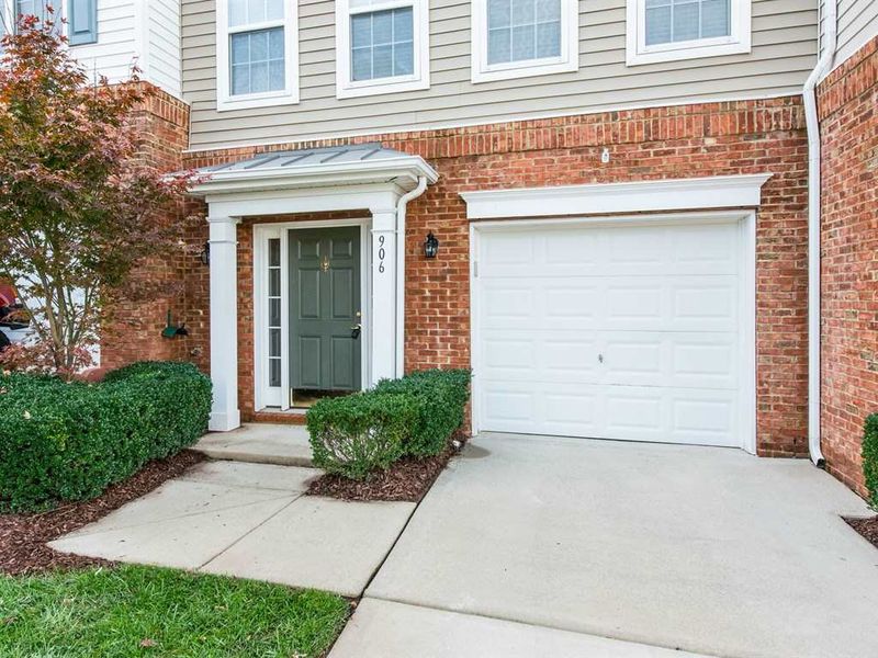 906 Sutter Gate Dr, Morrisville, NC 27560