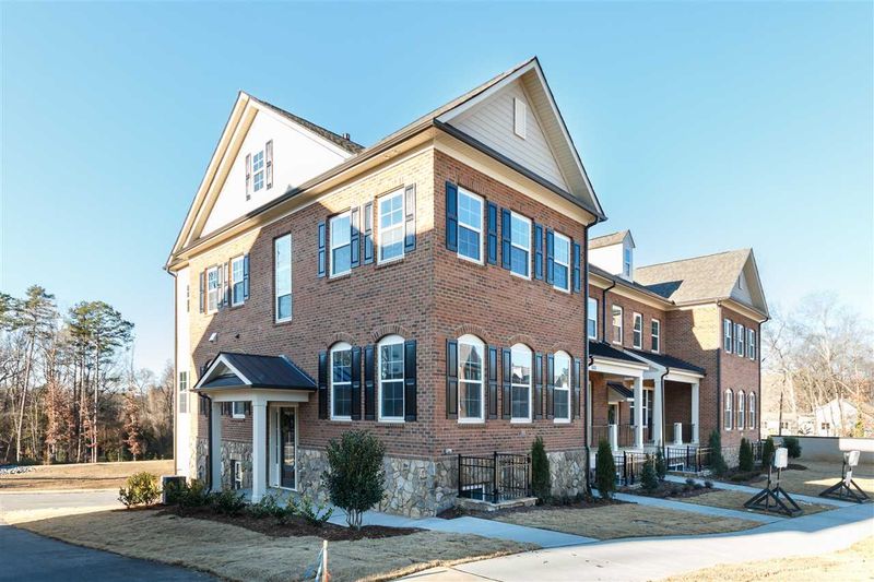 906 Wake Towne Dr #6, Raleigh, NC 27609