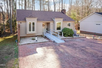 906 Windrace Trl, Sanford, NC 27332