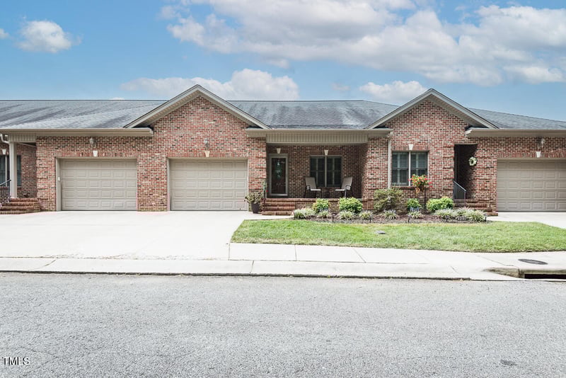 907 Arrowhead Ln, Mebane, NC 27302