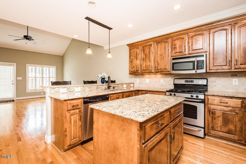907 Arrowhead Ln, Mebane, NC 27302