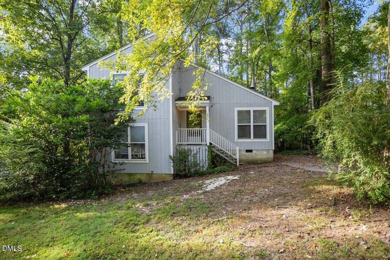 907 Castalia Dr, Cary, NC 27513