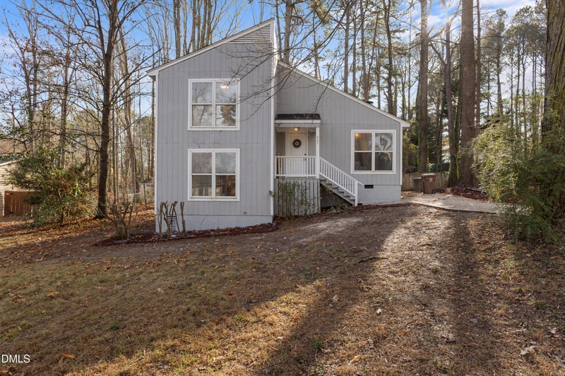 907 Castalia Dr, Cary, NC 27513