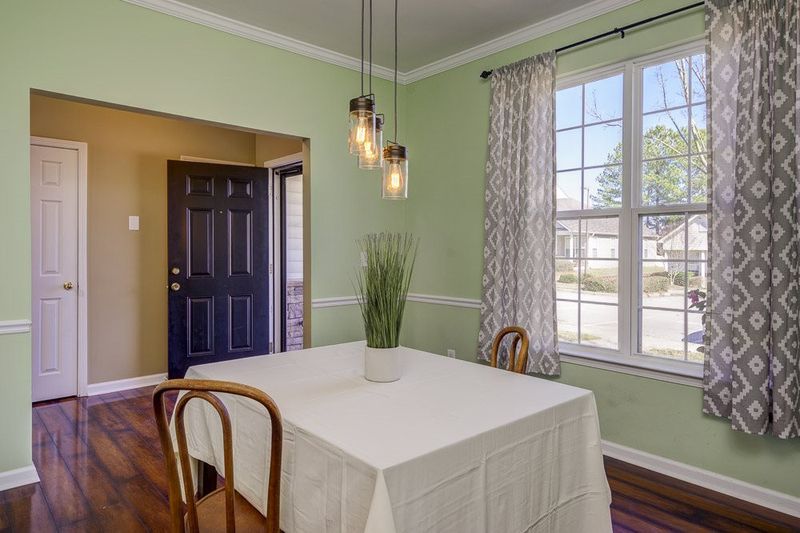 907 Cinnamon Dr, Durham, NC 27713