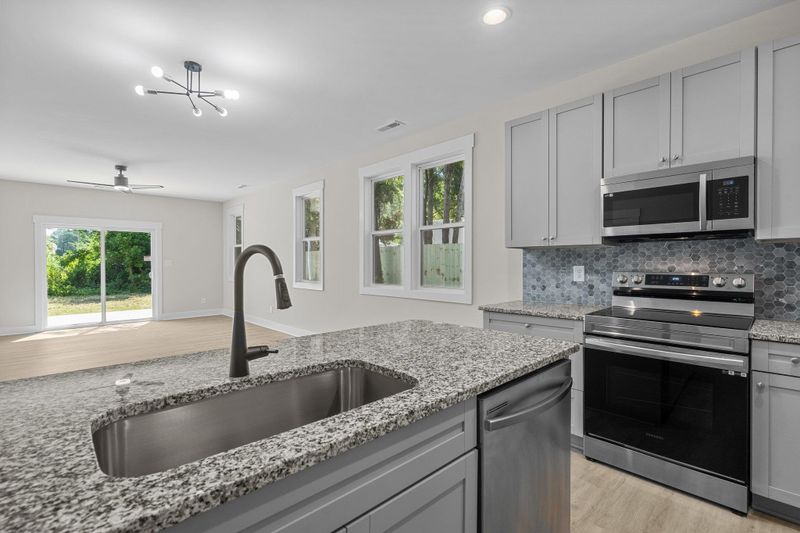 907 East St, Smithfield, NC 27577