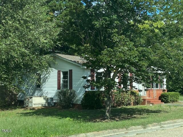 907 E Edgerton St, Dunn, NC 28334