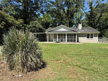 907 Evans Dr, Sanford, NC 27330