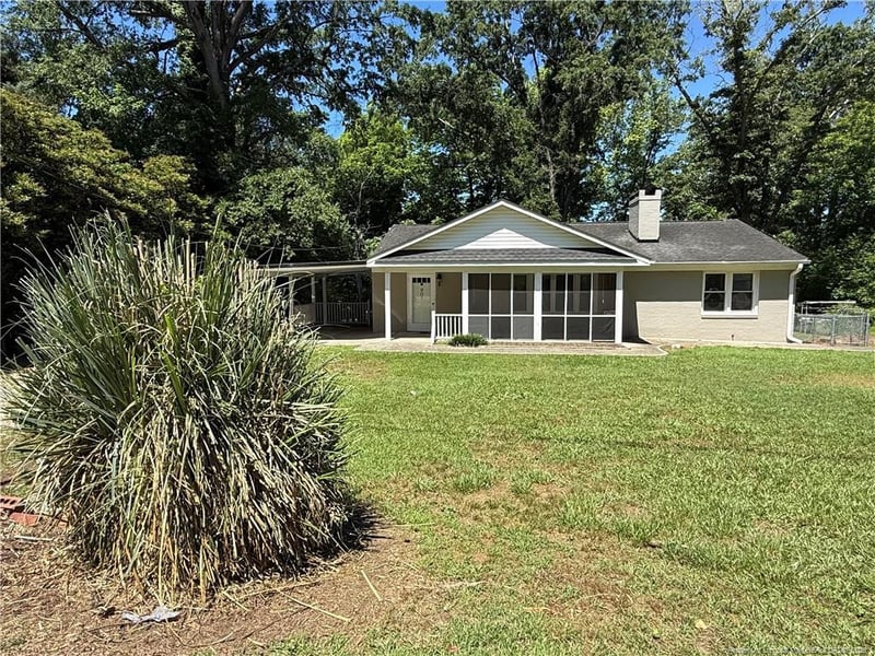 907 Evans Dr, Sanford, NC 27330