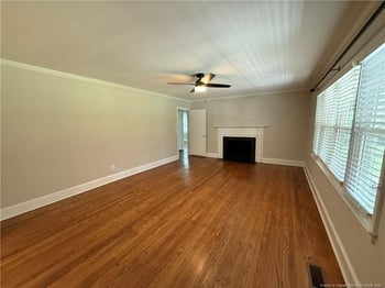 907 Evans Dr, Sanford, NC 27330
