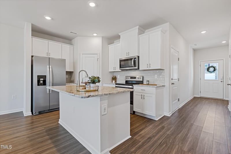 907 Field Ivy Dr, Fuquay Varina, NC 27526